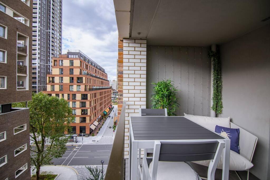 Superb 1 Bedroom Apartment 3Mins From Tube Station Londres Extérieur photo